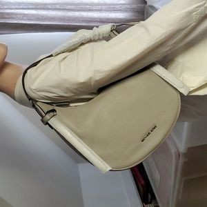 NWT Michael Kors Grey Crescent Women's Grey Pebbled Leather Hobo Shoulder